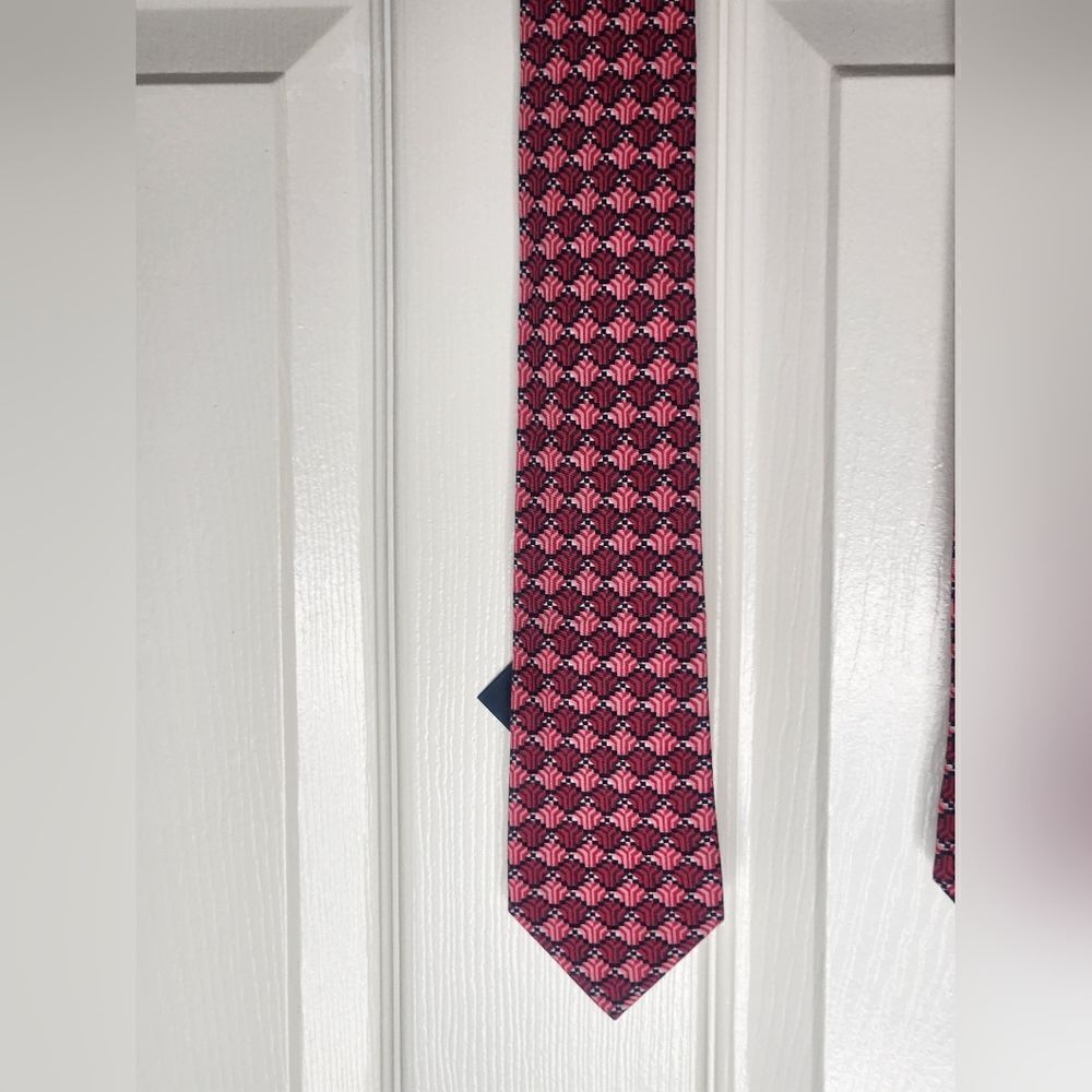 NWT Cole Haan Pink Red Blue Geometric Print Mixed Yarn  58"×3" Neck Tie